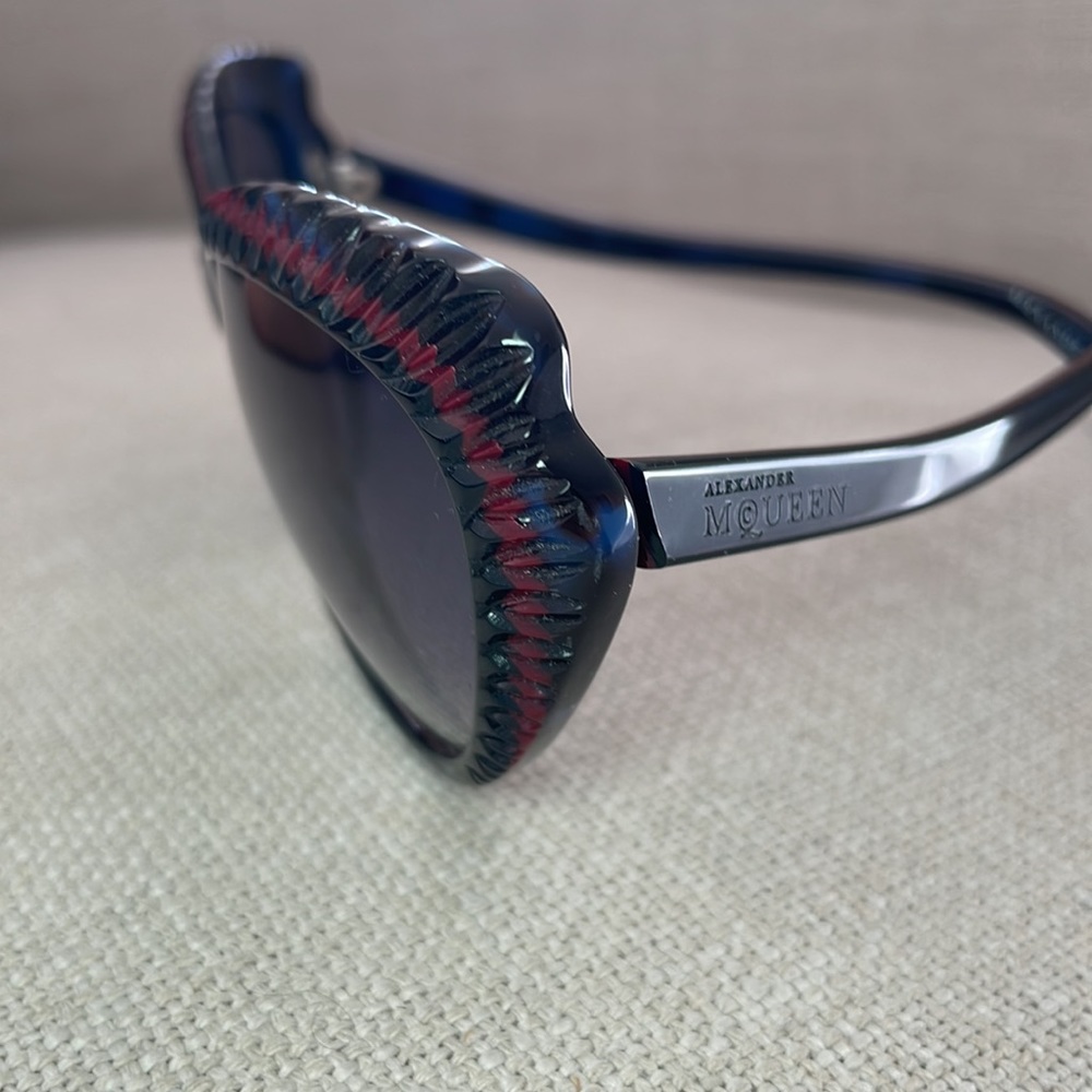 Alexander McQueen Cateye Butterfly Wing Blue and Burgundy Sunglasses with Case - Picture 9 of 15